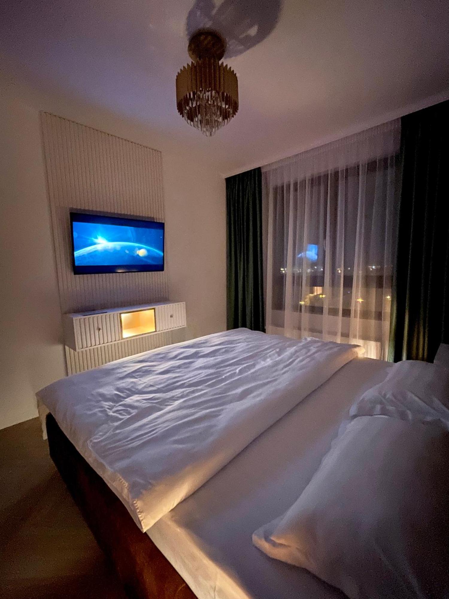 Lakeside Aparthotel Cluj Napoca Bagian luar foto