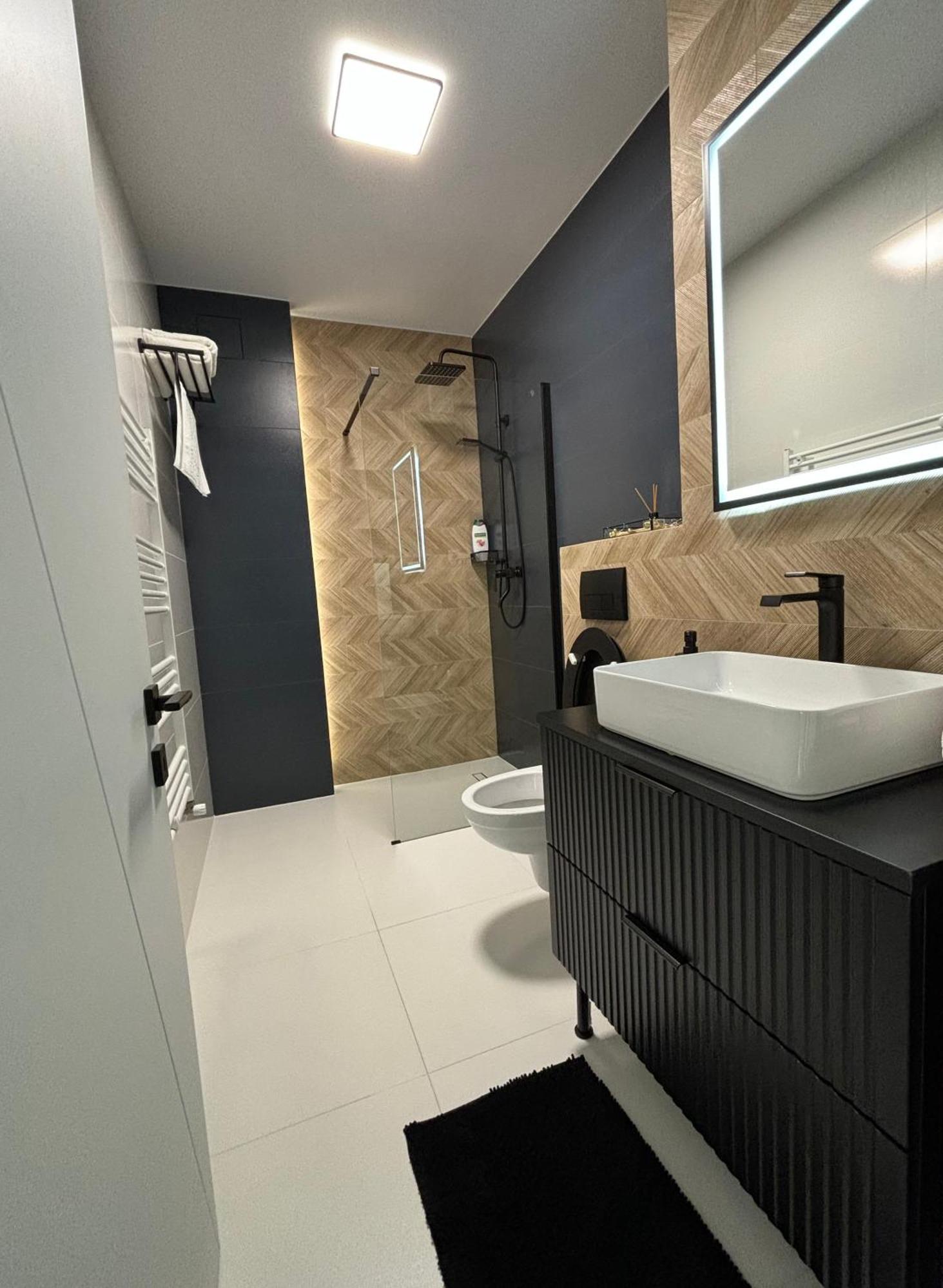 Lakeside Aparthotel Cluj Napoca Bagian luar foto